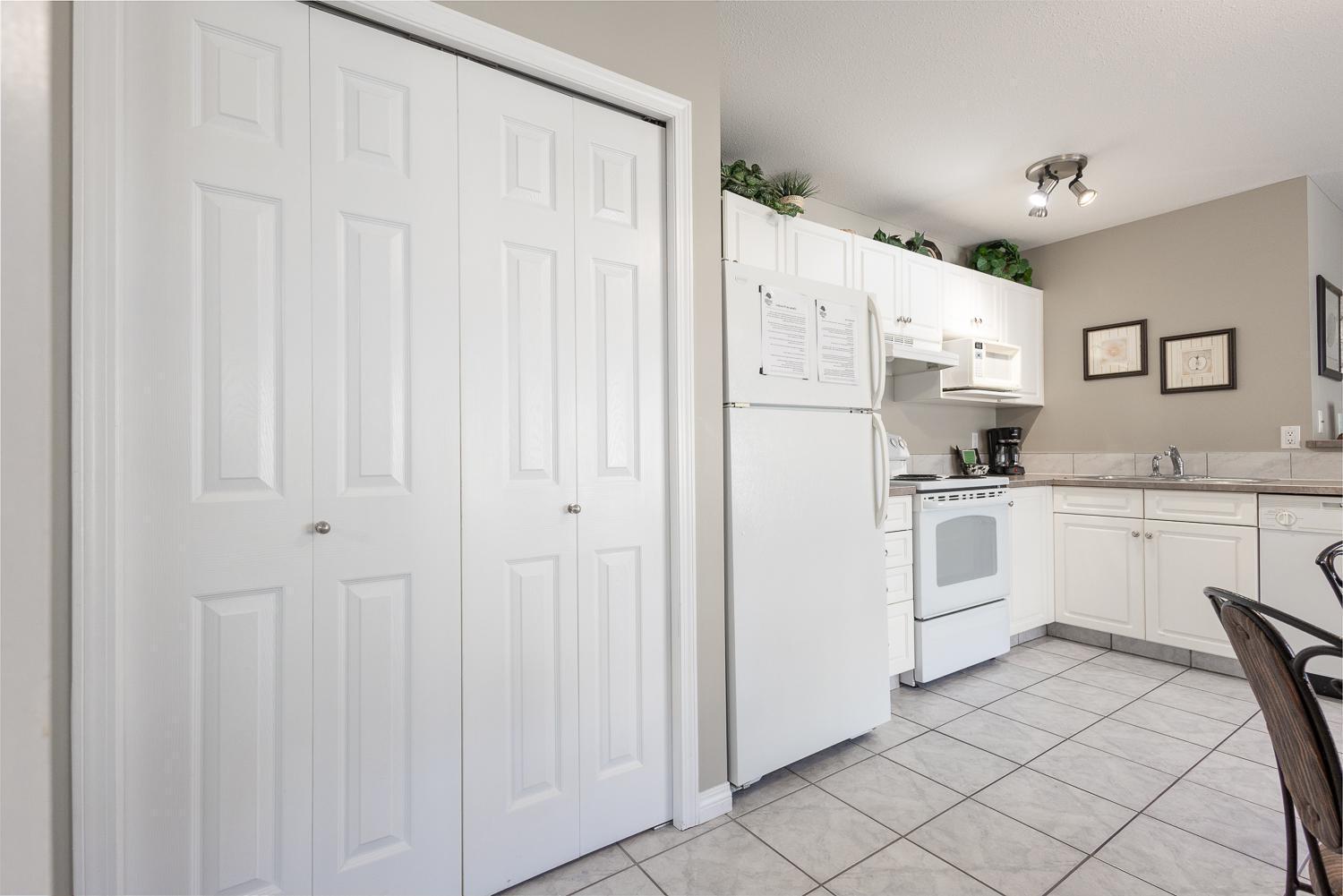 Paradise Canyon Golf Resort - Luxury Condo M405 Lethbridge Exteriör bild