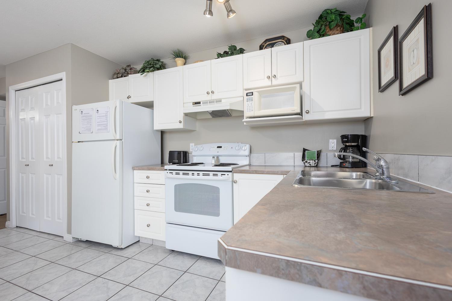 Paradise Canyon Golf Resort - Luxury Condo M405 Lethbridge Exteriör bild